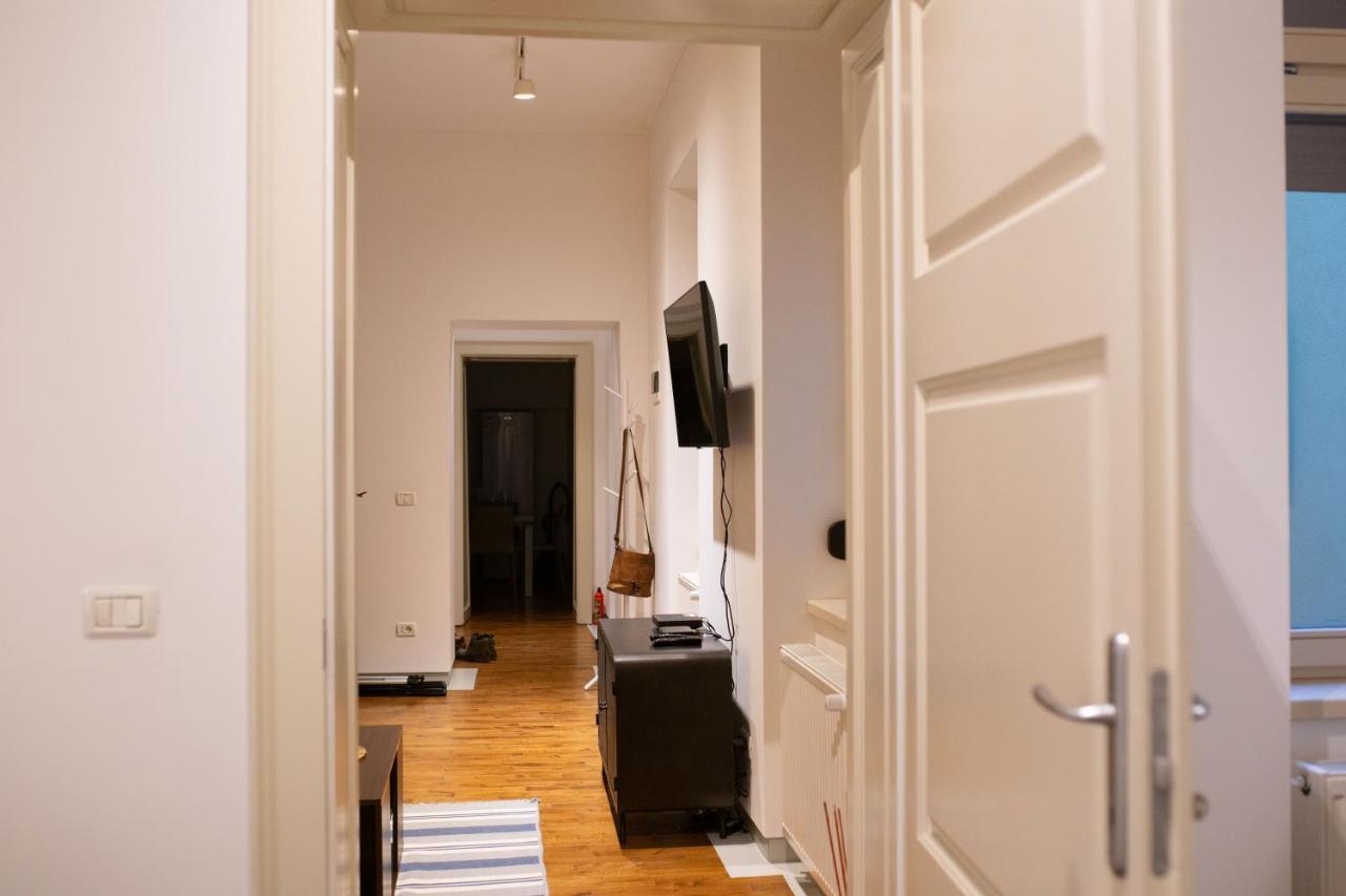 Alessia Apartment In The Old Town ティミショアラ エクステリア 写真