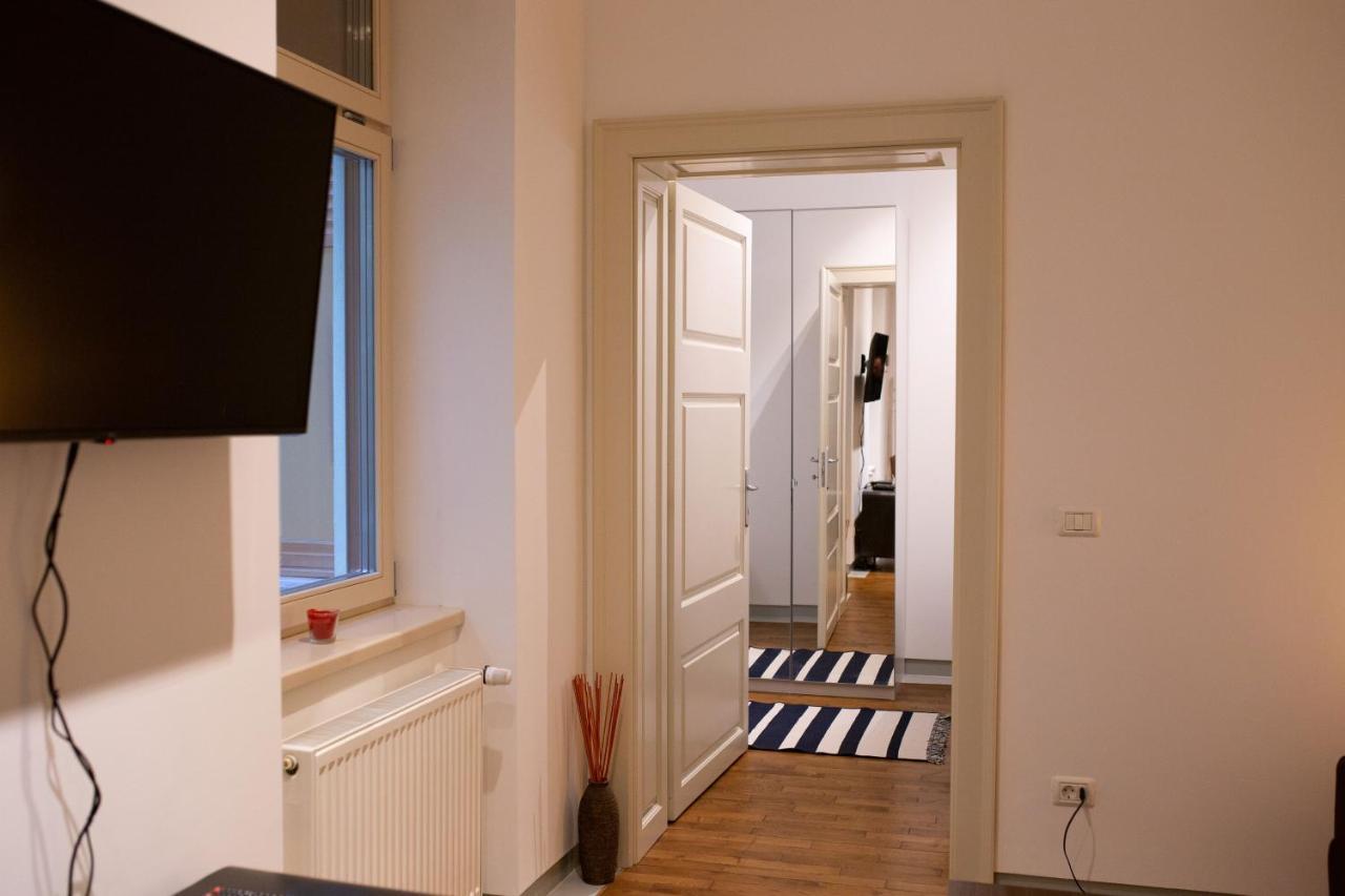 Alessia Apartment In The Old Town ティミショアラ エクステリア 写真