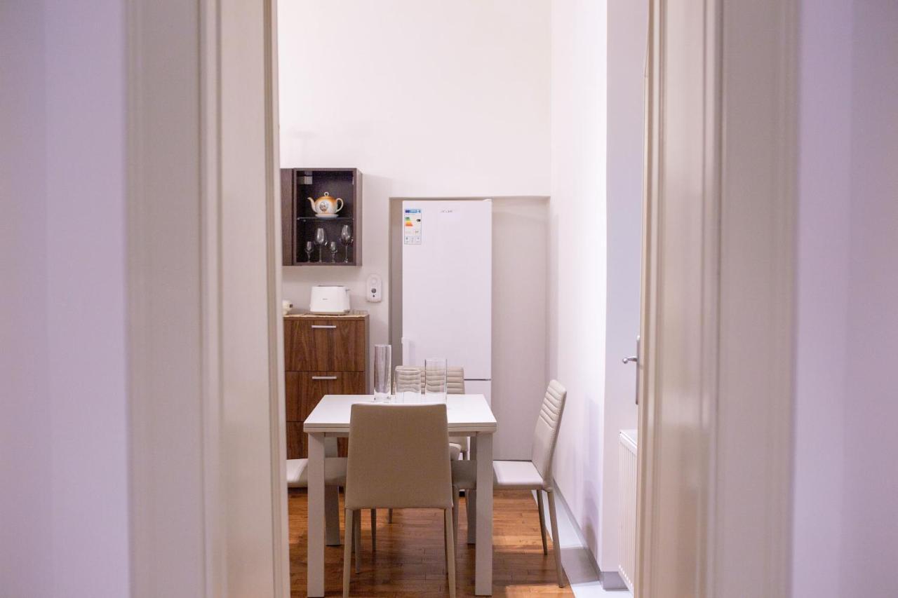 Alessia Apartment In The Old Town ティミショアラ エクステリア 写真